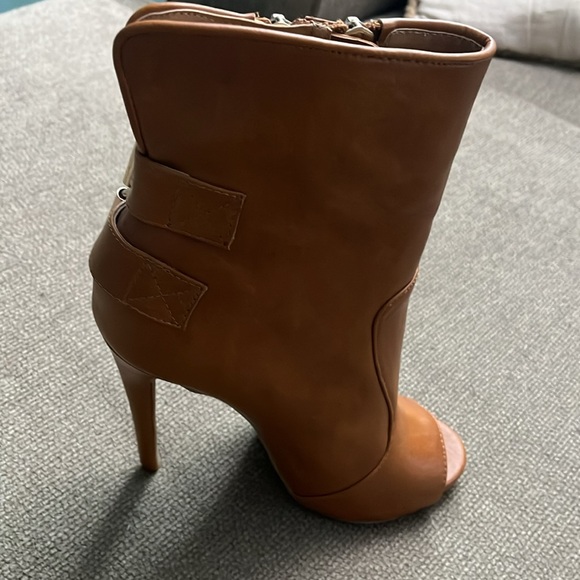 Brand NEW open toe stiletto heels with zippers - Picture 3 of 4